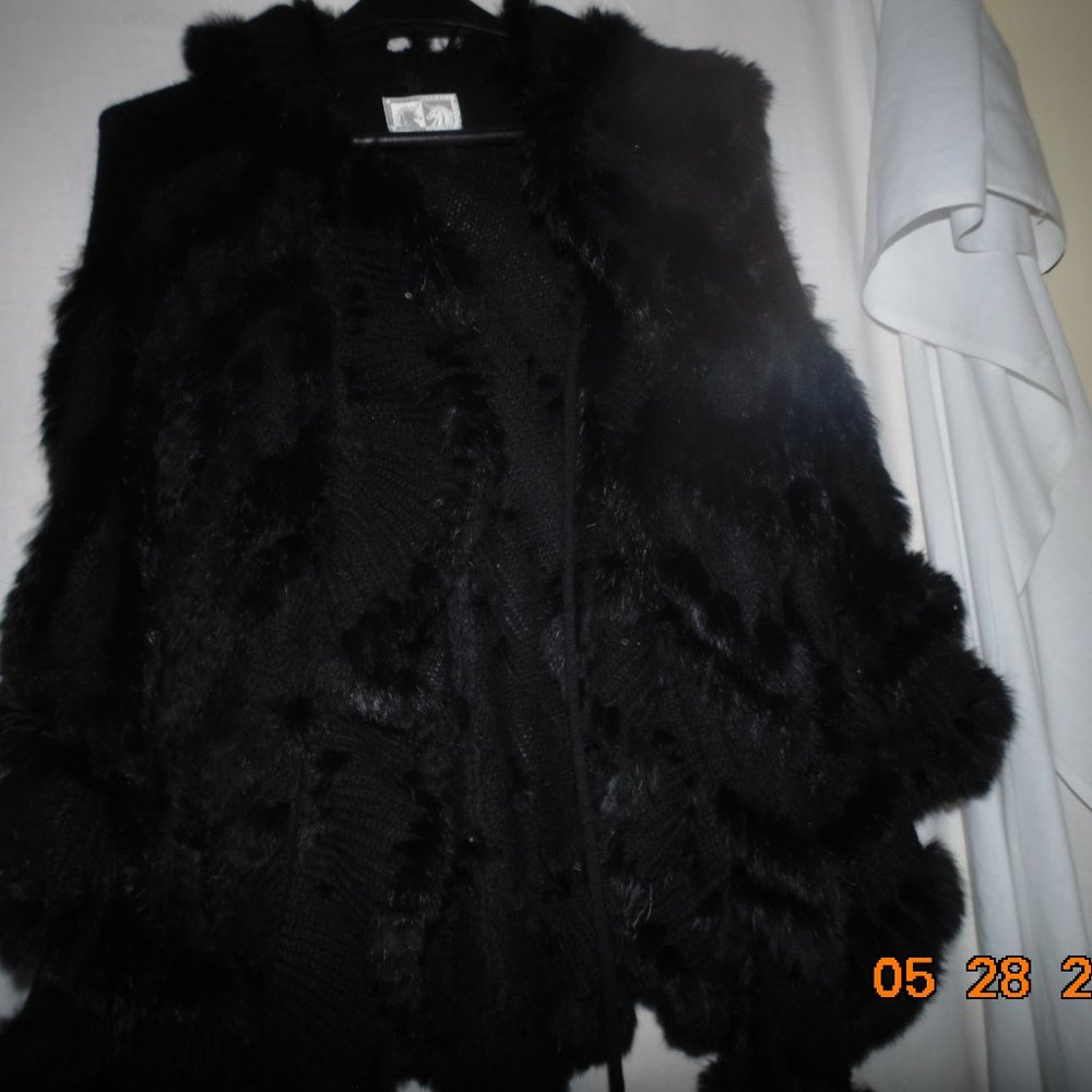Alberto Makali, Black, Rabbit fur Cape